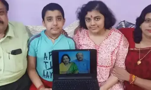 Trending news : माता-पिता के अंतिम शब्द थे- बेटा हिम्मत रखना, अब बिटिया बनी बोर्ड की टॉपर Trending news : माता-पिता के अंतिम शब्द थे- बेटा हिम्मत रखना, अब बिटिया बनी बोर्ड की टॉपर