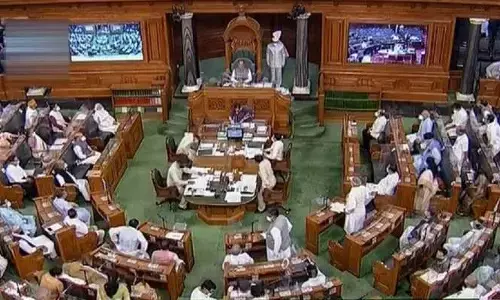 बीमा कर्मचारी सोच रहे थे कि चार में से एक कम्पनी बिकेगी बाकी तीन तो बच जाएगी लेकिन लोकसभा में.... बीमा कर्मचारी सोच रहे थे कि चार में से एक कम्पनी बिकेगी बाकी तीन तो बच जाएगी लेकिन लोकसभा में....