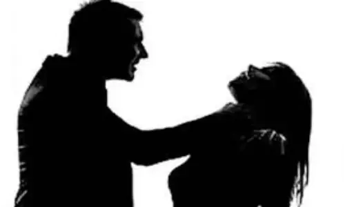 कानपुर: शराबी पति ने सिलबट्टे से कुचल कर पत्नी को उतारा मौत के घाट कानपुर: शराबी पति ने सिलबट्टे से कुचल कर पत्नी को उतारा मौत के घाट