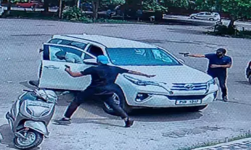 मोहाली में जबरदस्त गैंगवार, लॉरेंस विश्नोई गैंग के सदस्य विक्रमजीत सिंह को गोलियों से भूना