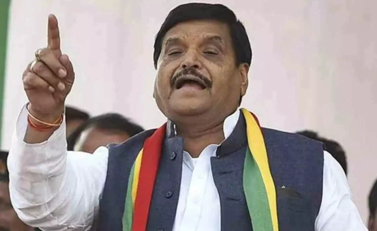 अब्बा जान पर गरमाई सियासत? अखिलेश के बाद गर्माए शिवपाल यादव, सीएम योगी को लेकर कही ये बात अब्बा जान पर गरमाई सियासत? अखिलेश के बाद गर्माए शिवपाल यादव, सीएम योगी को लेकर कही ये बात