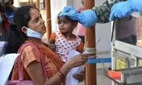 यूपी के 60 जनपदों को कोरोना संक्रमण से मिली पूरी तरह मुक्ति यूपी के 60 जनपदों को कोरोना संक्रमण से मिली पूरी तरह मुक्ति