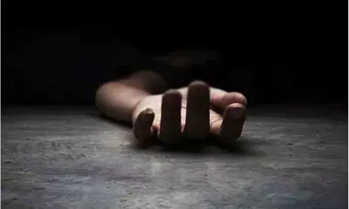 चकबन्दी कार्यालय की चौखट पर किसान की मौत चकबन्दी कार्यालय की चौखट पर किसान की मौत