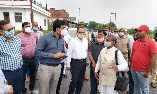 जिलाधिकारी ने बाढ़ प्रभावित क्षेत्रों का भ्रमण कर स्थिति का लिया जायजा, लोगों ने कैरोसिन तेल की मांग की जिलाधिकारी ने बाढ़ प्रभावित क्षेत्रों का भ्रमण कर स्थिति का लिया जायजा, लोगों ने कैरोसिन तेल की मांग की