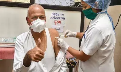 12 से 14 साल के बच्चों को इस दिन लगेगा टीका, बुजुर्गों के लिए बदले टीकाकरण के नियम 12 से 14 साल के बच्चों को इस दिन लगेगा टीका, बुजुर्गों के लिए बदले टीकाकरण के नियम