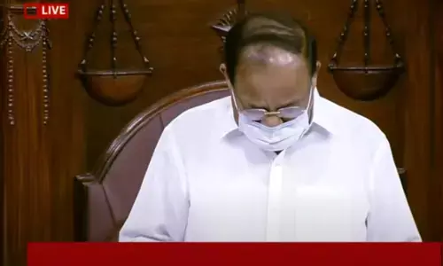 वेंकैया नायडू बोले- सदन में जो हुआ उससे बहुत दुखी हूं, सदन की गरिमा को चोट पहुंची और मैं पूरा रात नहीं सो पाया वेंकैया नायडू बोले- सदन में जो हुआ उससे बहुत दुखी हूं, सदन की गरिमा को चोट पहुंची और मैं पूरा रात नहीं सो पाया