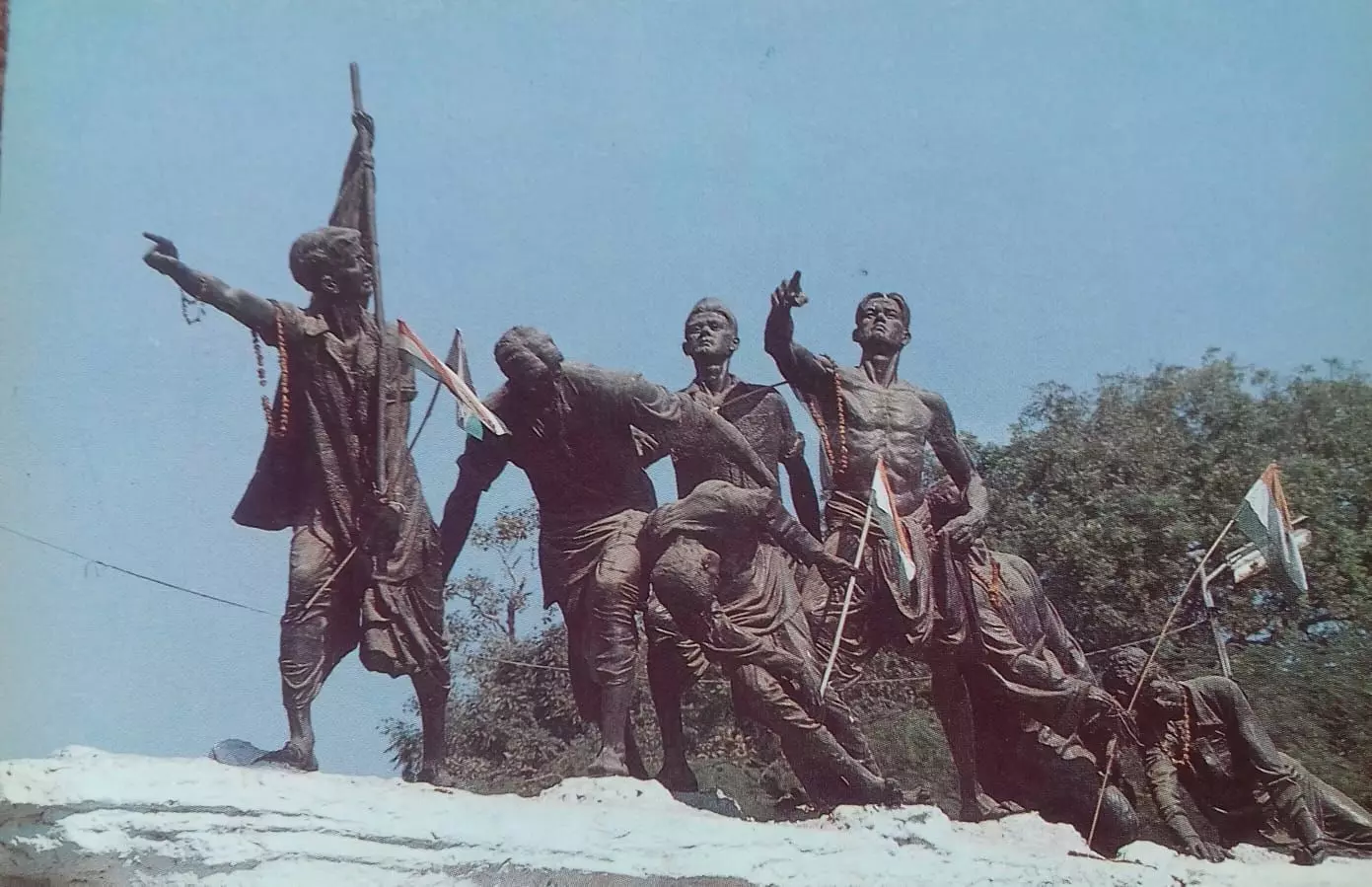 14 वर्ष की उम्र में तिरंगा फहराते हुए शहीद हुए थे सतीश झा 14 वर्ष की उम्र में तिरंगा फहराते हुए शहीद हुए थे सतीश झा