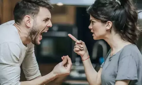 व्यर्थ का क्रोध ना करें व्यर्थ का क्रोध ना करें