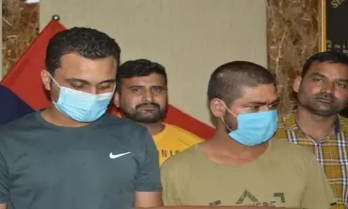 नौकर के कहने पर बदमाशों ने दिया था वारदात को अंजाम, दो को पुलिस ने किया गिरफ्तार नौकर के कहने पर बदमाशों ने दिया था वारदात को अंजाम, दो को पुलिस ने किया गिरफ्तार