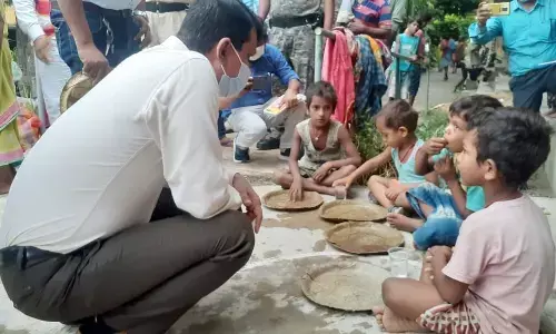 рдЖрдкрджрд╛ рд░рд╛рд╣рдд рдХреЗрдВрджреНрд░ рдореЗрдВ рдЧрдВрджрдЧреА рджреЗрдЦ рднрдбрд╝рдХреЗ рдЕрдзрд┐рдХрд╛рд░реА рдЖрдкрджрд╛ рд░рд╛рд╣рдд рдХреЗрдВрджреНрд░ рдореЗрдВ рдЧрдВрджрдЧреА рджреЗрдЦ рднрдбрд╝рдХреЗ рдЕрдзрд┐рдХрд╛рд░реА