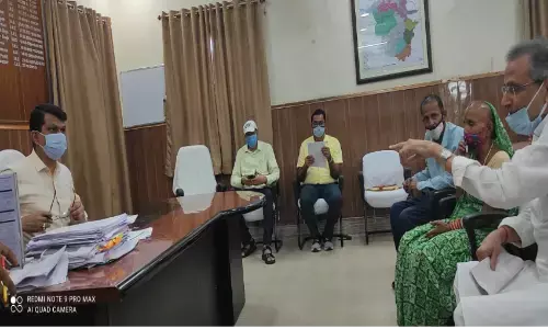 जनता दरबार में बाढ़ पीड़ितों की जिला पदाधिकारी ने ली सुध, दिया अश्वाशन