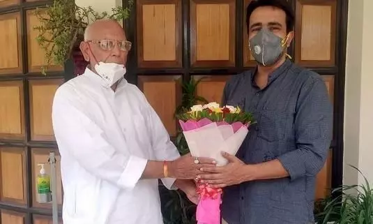 बीजेपी को बड़ा झटका, भाजपा पश्चिमी क्षेत्र के तीन बार अध्यक्ष और दो बार एमएलसी ने थामा रालोद का दामन बीजेपी को बड़ा झटका, भाजपा पश्चिमी क्षेत्र के तीन बार अध्यक्ष और दो बार एमएलसी ने थामा रालोद का दामन