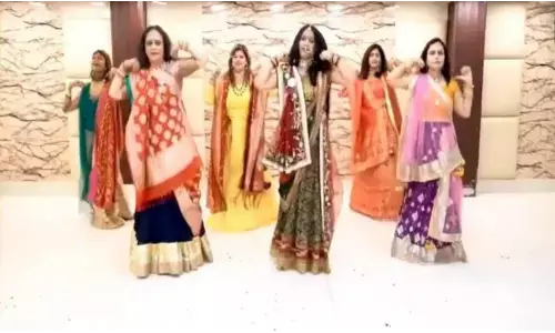 इनर व्हील डिस्ट्रिक्ट धूमधाम से मनाया हरियाली तीज इनर व्हील डिस्ट्रिक्ट धूमधाम से मनाया हरियाली तीज