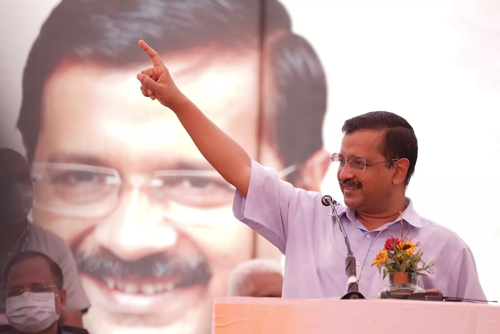 स्वतंत्रता दिवस पर केजरीवाल ने किया ऐलान, अब पढ़ाया जाएगा देशभक्ति का पाठ, और जानें खास बातें स्वतंत्रता दिवस पर केजरीवाल ने किया ऐलान, अब पढ़ाया जाएगा देशभक्ति का पाठ, और जानें खास बातें