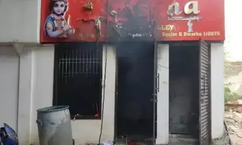 द्वारका सेक्टर-8 के होटल में लगी भीषण आग, दो शव बरामद