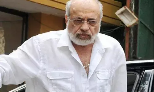 परिवार था खिलाफ, चार घंटे की थी फिल्म, निर्देशक को भी मिलने लगी थी जान से मारने की धमकी परिवार था खिलाफ, चार घंटे की थी फिल्म, निर्देशक को भी मिलने लगी थी जान से मारने की धमकी