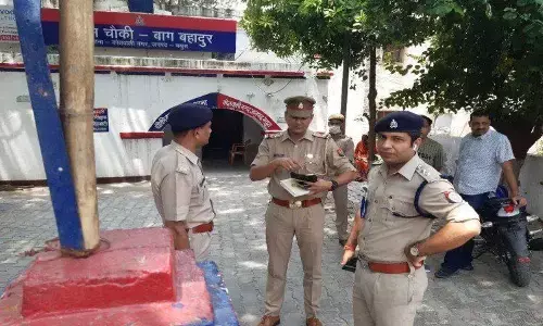 UP : मथुरा में दिन दहाड़े सर्राफा व्‍यापारी से 1 करोड़ 5 लाख की लूट, मचा हड़कंप