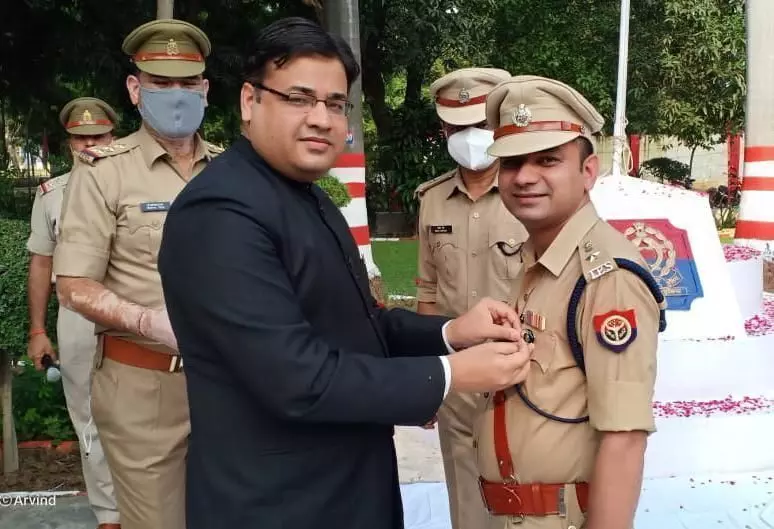 धूमधाम व हर्षोल्लास के साथ मनाया गया स्वतंत्रता दिवस, कई उपनिरीक्षक व कांस्टेबल भी हुए सम्मानित धूमधाम व हर्षोल्लास के साथ मनाया गया स्वतंत्रता दिवस, कई उपनिरीक्षक व कांस्टेबल भी हुए सम्मानित
