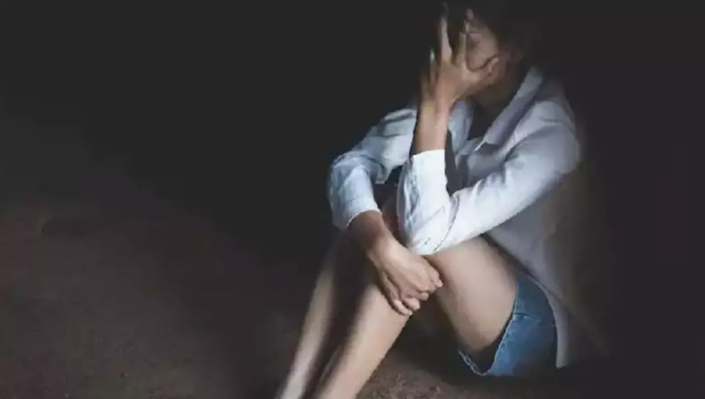 अभिनेत्री ने इंटीरियर डिजाइनर पर लगाया छेड़छाड़ का आरोप, पुलिस ने दर्ज किया केस अभिनेत्री ने इंटीरियर डिजाइनर पर लगाया छेड़छाड़ का आरोप, पुलिस ने दर्ज किया केस