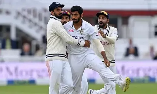 लॉर्ड्स फतेह कर टीम इंडिया ने अंग्रेजों को दी चेतावनी, कहा- हमारे पीछे पड़ोगे तो हम तुम्हें छोड़ेंगे नहीं लॉर्ड्स फतेह कर टीम इंडिया ने अंग्रेजों को दी चेतावनी, कहा- हमारे पीछे पड़ोगे तो हम तुम्हें छोड़ेंगे नहीं