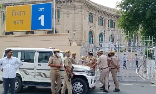 यूपी विधानसभा सत्र के दोनों सदनों की बैठकें कुछ देर में होगी शुरू, जानें कब तक चलेगा ये मानसून सत्र यूपी विधानसभा सत्र के दोनों सदनों की बैठकें कुछ देर में होगी शुरू, जानें कब तक चलेगा ये मानसून सत्र