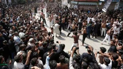 पाकिस्तान में शिया मुसलमानों के जुलूस में धमाका, 3 की मौत 50 लोग घायल