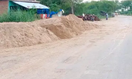 जांच में शामिल खान निरीक्षक व अधिकारियों को कैसे मिली क्लीन चिट जांच में शामिल खान निरीक्षक व अधिकारियों को कैसे मिली क्लीन चिट