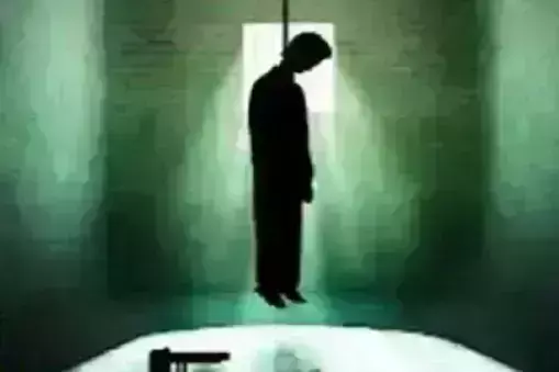 बाप ने पहले दो बच्चों की गला रेतकर की हत्या,फिर खुद लगाईं फांसी बाप ने पहले दो बच्चों की गला रेतकर की हत्या,फिर खुद लगाईं फांसी