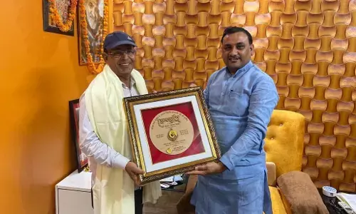पद्मश्री रामसरन वर्मा ने बीजेपी नेता रामबाबू द्विवेदी से की भेंट, किसानों को लेकर हुईं महत्वपूर्ण बातें पद्मश्री रामसरन वर्मा ने बीजेपी नेता रामबाबू द्विवेदी से की भेंट, किसानों को लेकर हुईं महत्वपूर्ण बातें