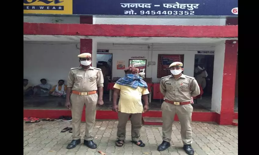पचास किलो गोमांस के साथ तस्कर गिरफ्तार, चार फरार पचास किलो गोमांस के साथ तस्कर गिरफ्तार, चार फरार