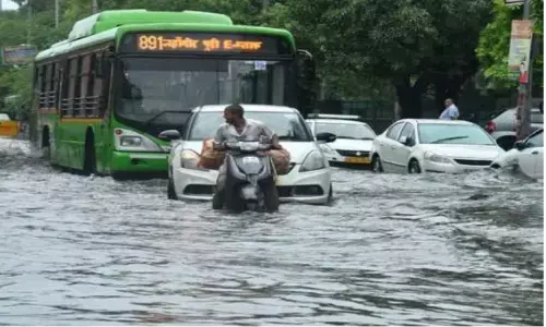 एनसीआर में शनिवार को हुई रिकॉर्ड तोड़ बारिश,दिल्ली में ऑरेंज अलर्ट जारी एनसीआर में शनिवार को हुई रिकॉर्ड तोड़ बारिश,दिल्ली में ऑरेंज अलर्ट जारी