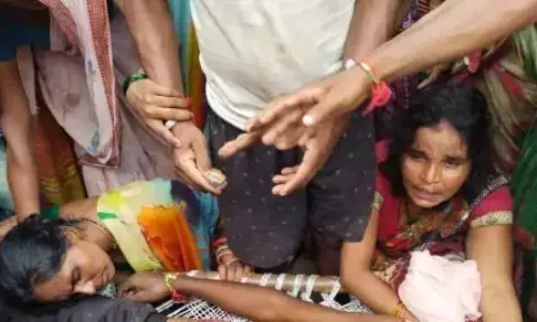 दस रुपये के लिए नाव पर सवार किशोर की हुई हत्या दस रुपये के लिए नाव पर सवार किशोर की हुई हत्या