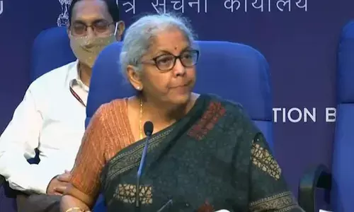 वित्त मंत्री ने नेशनल मोनेटाइजेशन पाइपलाइन किया लॉन्च, 6 लाख करोड़ रुपये की संपत्तियां बेचने की तैयारी में सरकार, जानें लिस्ट में क्या-क्या है वित्त मंत्री ने नेशनल मोनेटाइजेशन पाइपलाइन किया लॉन्च, 6 लाख करोड़ रुपये की संपत्तियां बेचने की तैयारी में सरकार, जानें लिस्ट में क्या-क्या है