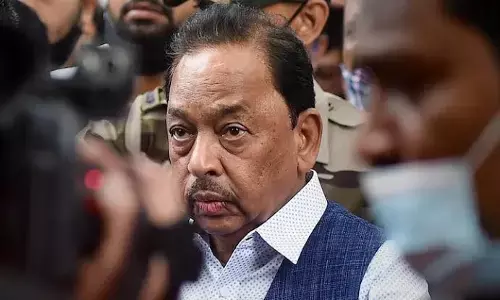 हिरासत में लिए गए केंद्रीय मंत्री नारायण राणे, CM उद्धव के खिलाफ टिप्पणी का आरोप! हिरासत में लिए गए केंद्रीय मंत्री नारायण राणे, CM उद्धव के खिलाफ टिप्पणी का आरोप!