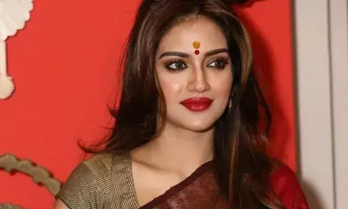 नुसरत जहां अस्पताल में भर्ती, डॉक्टर्स से की ये खास रिक्वेस्ट? नुसरत जहां अस्पताल में भर्ती, डॉक्टर्स से की ये खास रिक्वेस्ट?