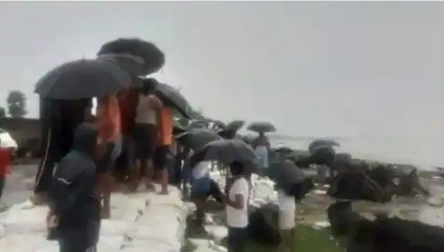 बिहार में बड़ा हादसा: गंडक नदी में डूबी 25 यात्रियों से भरी नाव, 20 लापता, 5 लोगों को किया गया रेस्क्यू