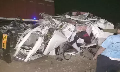 राजस्थान में दर्दनाक हादसा! दो कारों की भिड़ंत में शोक सभा से लौट रहे लोगों समेत 5 की मौके पर मौत, 3 घायल राजस्थान में दर्दनाक हादसा! दो कारों की भिड़ंत में शोक सभा से लौट रहे लोगों समेत 5 की मौके पर मौत, 3 घायल