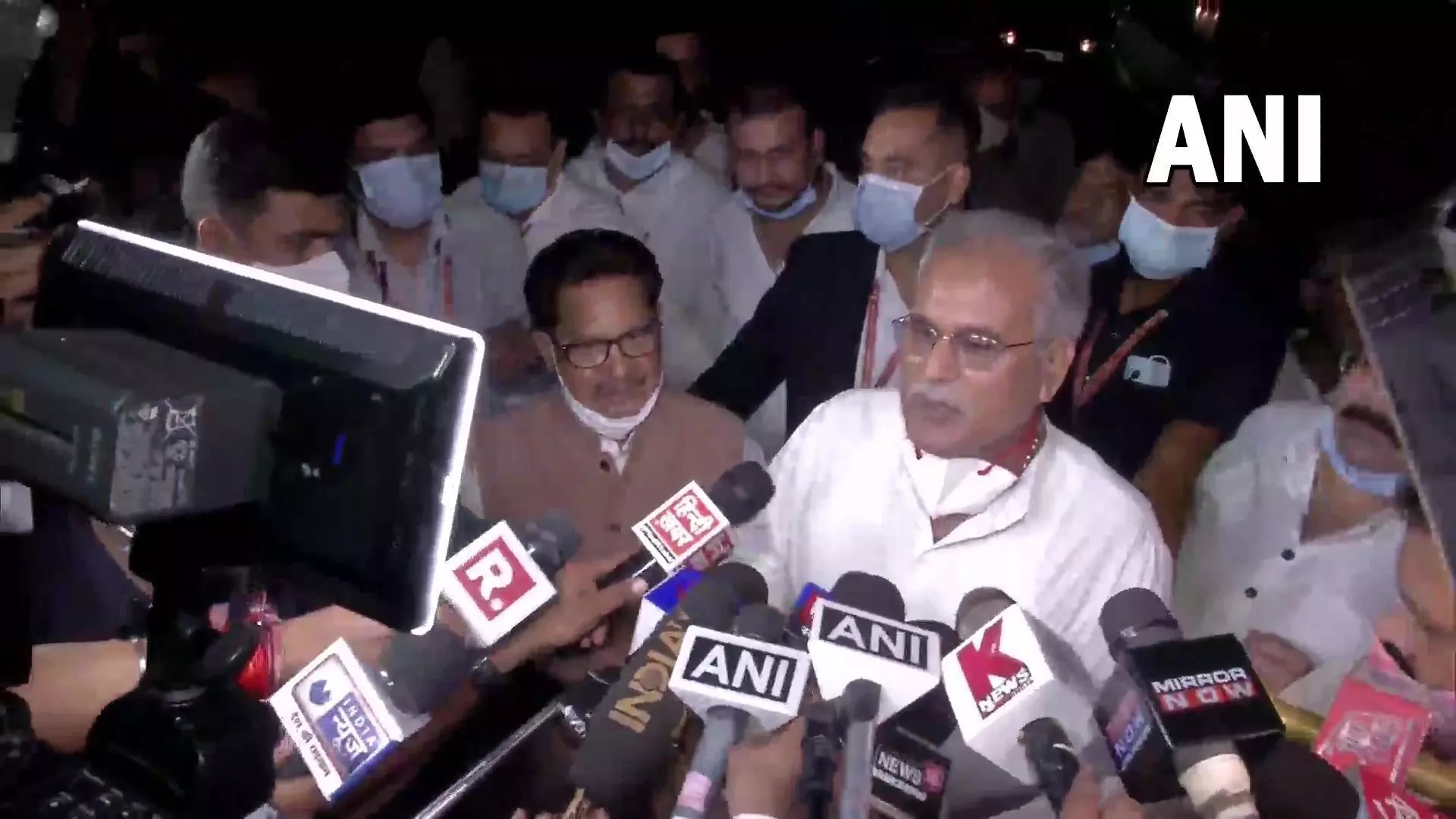 कहीं नहीं जा रहा : राहुल गांधी से मुलाकात के बाद बोले छत्तीसगढ़ के CM बघेल कहीं नहीं जा रहा : राहुल गांधी से मुलाकात के बाद बोले छत्तीसगढ़ के CM बघेल