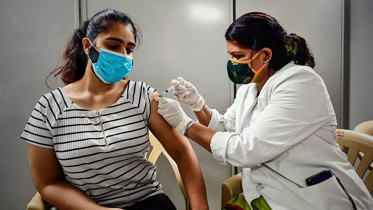 Corona Vaccination : देश ने बनाया नया रिकॉर्ड, आज एक करोड़ से ज्यादा लगाई गईं कोरोना वैक्सीन