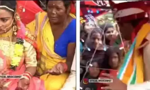 शादी के मंडप में मुंंह में गुटखा दबा कर बैठा था दूल्हा, दुल्हन ने थप्पड़ मारकर कहा- थूककर आओ, वीडियो वायरल शादी के मंडप में मुंंह में गुटखा दबा कर बैठा था दूल्हा, दुल्हन ने थप्पड़ मारकर कहा- थूककर आओ, वीडियो वायरल