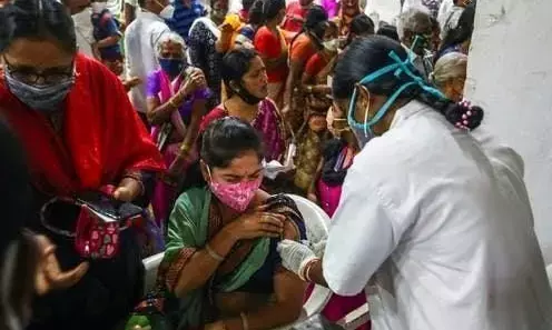 अमीर-ग़रीब में भेदभाव रहेगा तो कैसे कोविड महामारी का अंत होगा? अमीर-ग़रीब में भेदभाव रहेगा तो कैसे कोविड महामारी का अंत होगा?