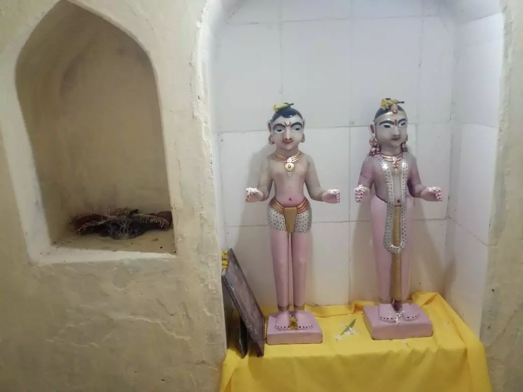 यूपी: ठाकुरद्वारा से बेशकीमती श्रीकृष्ण व राधा जी की मूर्तियां चोरी यूपी: ठाकुरद्वारा से बेशकीमती श्रीकृष्ण व राधा जी की मूर्तियां चोरी