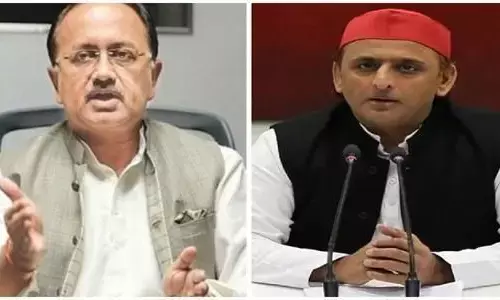 पूर्व IPS अमिताभ ठाकुर की गिरफ्तारी पर अखिलेश ने उठाए सवाल, सिद्धार्थनाथ सिंह ने दिया ये जवाब पूर्व IPS अमिताभ ठाकुर की गिरफ्तारी पर अखिलेश ने उठाए सवाल, सिद्धार्थनाथ सिंह ने दिया ये जवाब