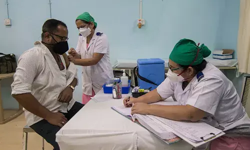 कोरोना से घबराये नहीं बल्कि सर्तक रहें-डीएम कोरोना से घबराये नहीं बल्कि सर्तक रहें-डीएम