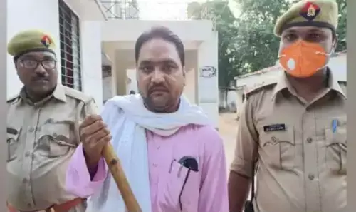 सीएम योगी के खिलाफ अभद्र टिप्पणी करने वाले आरोपी को पुलिस ने किया गिरफ्तार सीएम योगी के खिलाफ अभद्र टिप्पणी करने वाले आरोपी को पुलिस ने किया गिरफ्तार