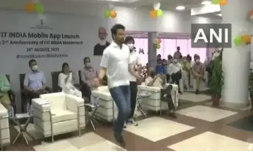 अनुराग ठाकुर ने दिखाई अपनी फिटनेस,  रस्सी कूदने का वीडियो वायरल अनुराग ठाकुर ने दिखाई अपनी फिटनेस,  रस्सी कूदने का वीडियो वायरल