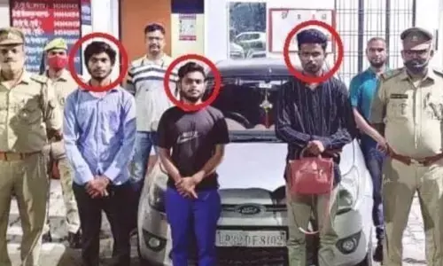 24 घंटे में पुलिस ने खुलासा कर मास्टरमाइंड नौकर समेत तीन आरोपियों को किया गिरफ्तार 24 घंटे में पुलिस ने खुलासा कर मास्टरमाइंड नौकर समेत तीन आरोपियों को किया गिरफ्तार