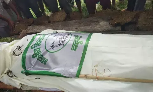 संयुक्त किसान मोर्चा ने हरियाणा के मुख्यमंत्री के द्वारा एक हिंसक अधिकारी के बचाव पर गहरी शोक और आपत्ति व्यक्त की .. संयुक्त किसान मोर्चा ने हरियाणा के मुख्यमंत्री के द्वारा एक हिंसक अधिकारी के बचाव पर गहरी शोक और आपत्ति व्यक्त की ..