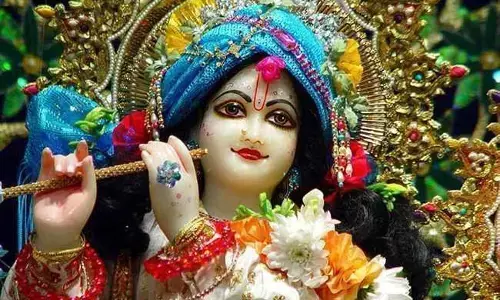 बांकेबिहारी मन्दिर में वर्ष में केवल एक बार ही होती है मंगला आरती, जानें उस  आरती की शुभ घड़ी