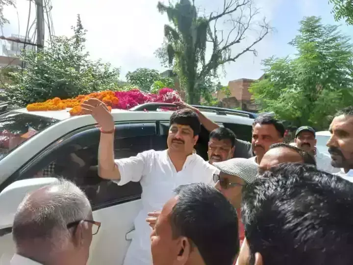 राजा भैया ने जनसेवा संकल्प यात्रा से चुनावी शुरुआत की,गठबंधन को लेकर कही ये बड़ी बात राजा भैया ने जनसेवा संकल्प यात्रा से चुनावी शुरुआत की,गठबंधन को लेकर कही ये बड़ी बात